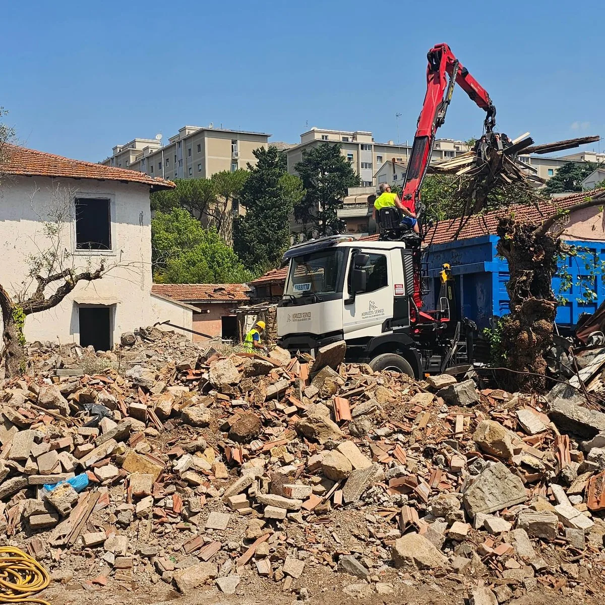 Demolizione Abruzzoservizi