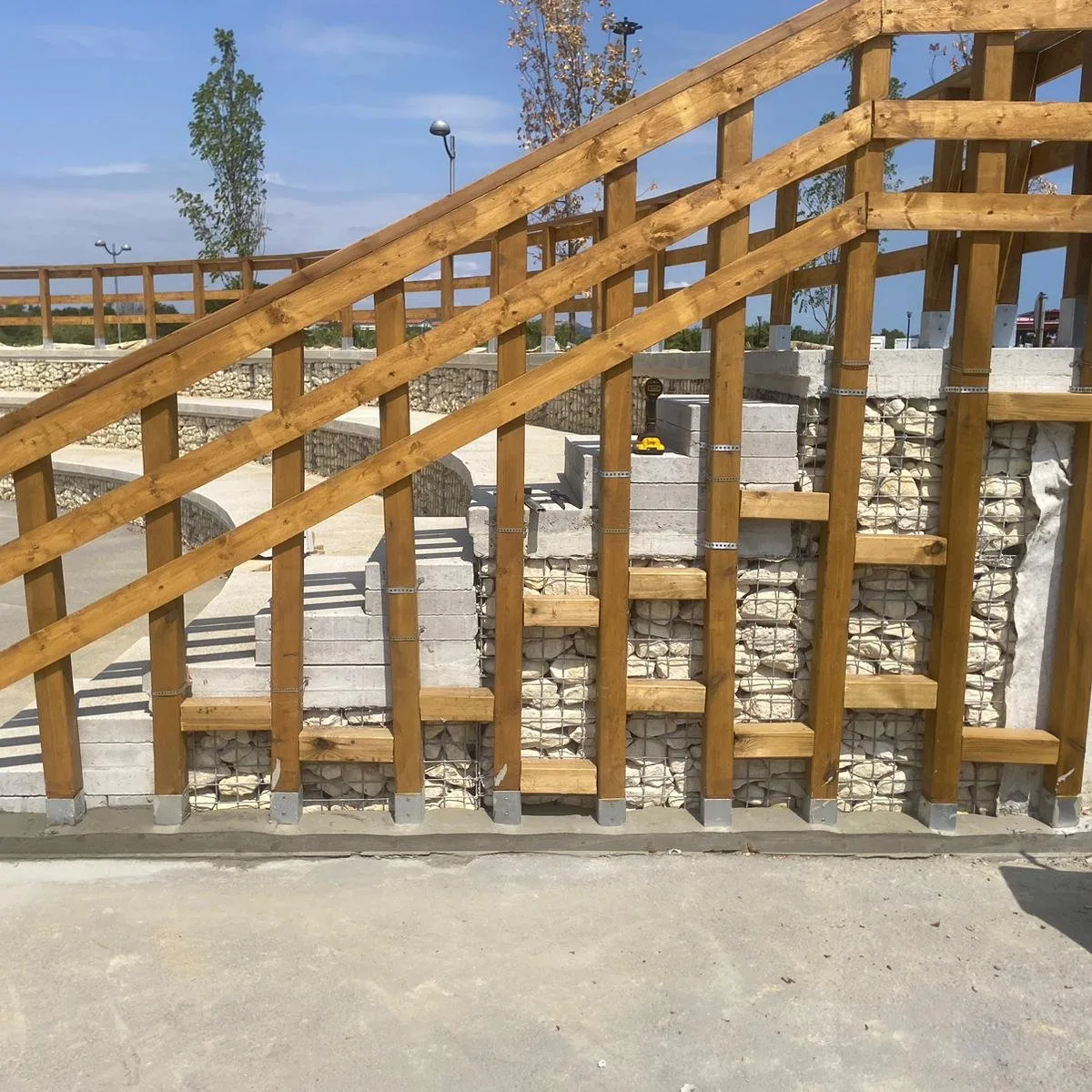Sistemazione parchi e giardini Abruzzoservizi
